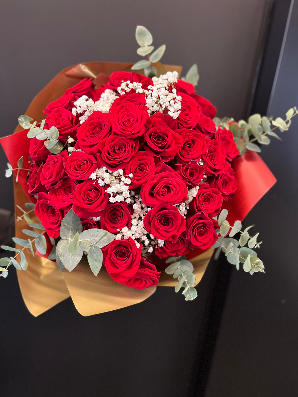 "Romantic Valentine's Day rose bouquet"